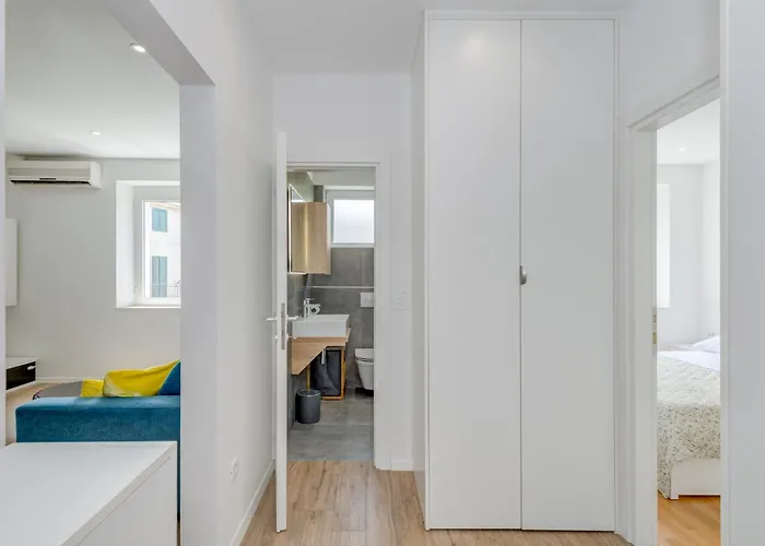 Mambo 1-bedroom Luxury - Downtown